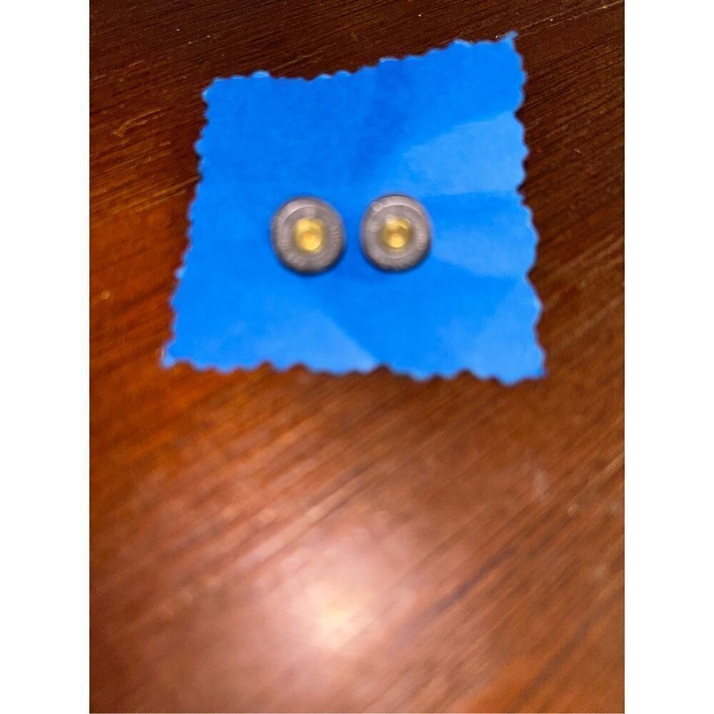 Gun shell stud earrings - Picture 3 of 5